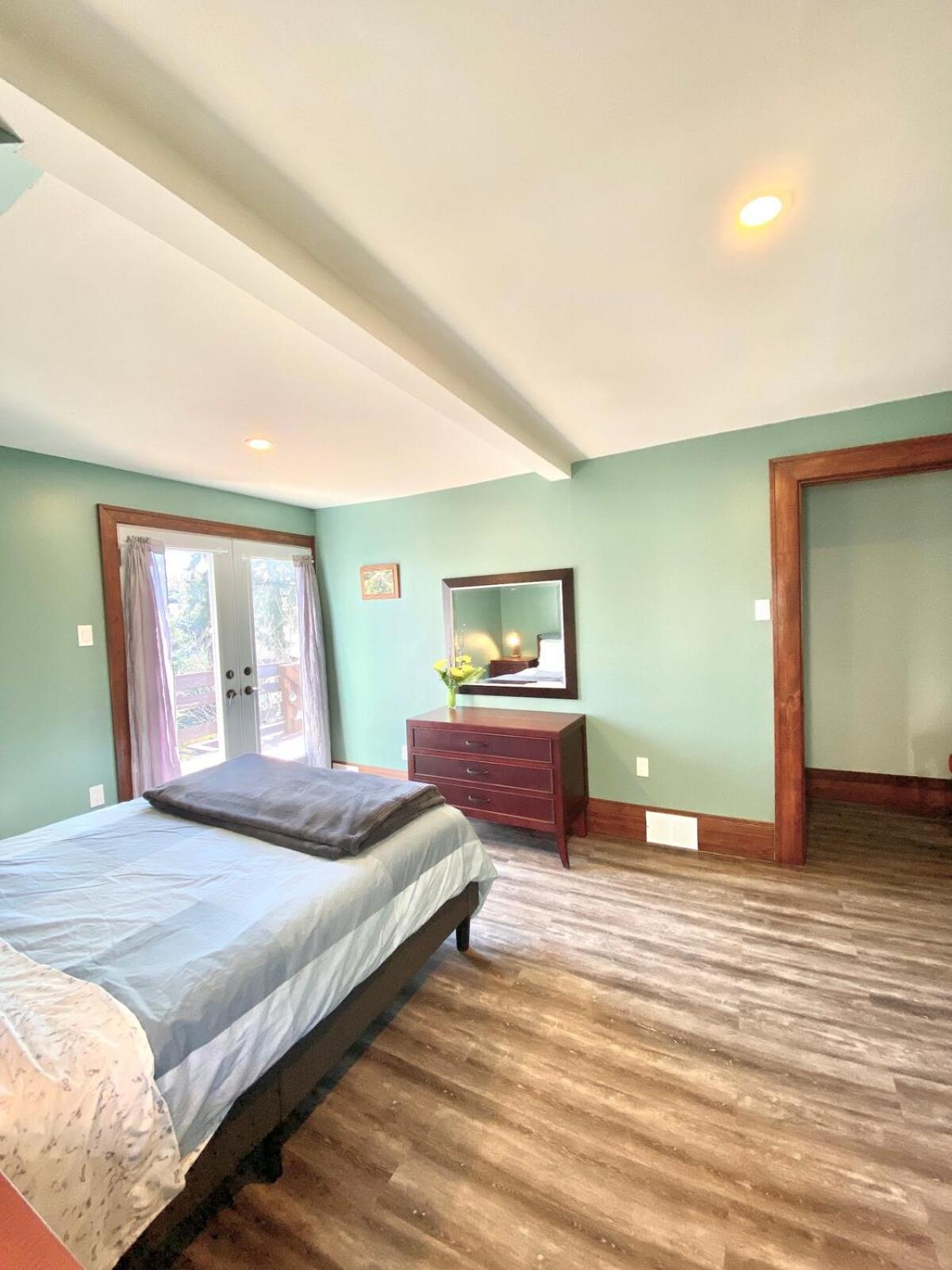 Cozy Suite-walk To The Falls Apartment
